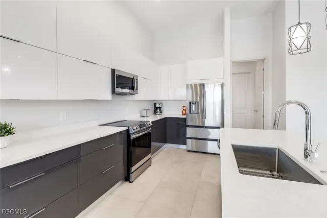 $830,000 | 104 Northeast 6th Street, Cape Coral, FL 33909