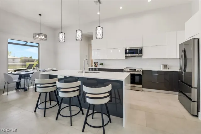 $830,000 | 104 Northeast 6th Street, Cape Coral, FL 33909