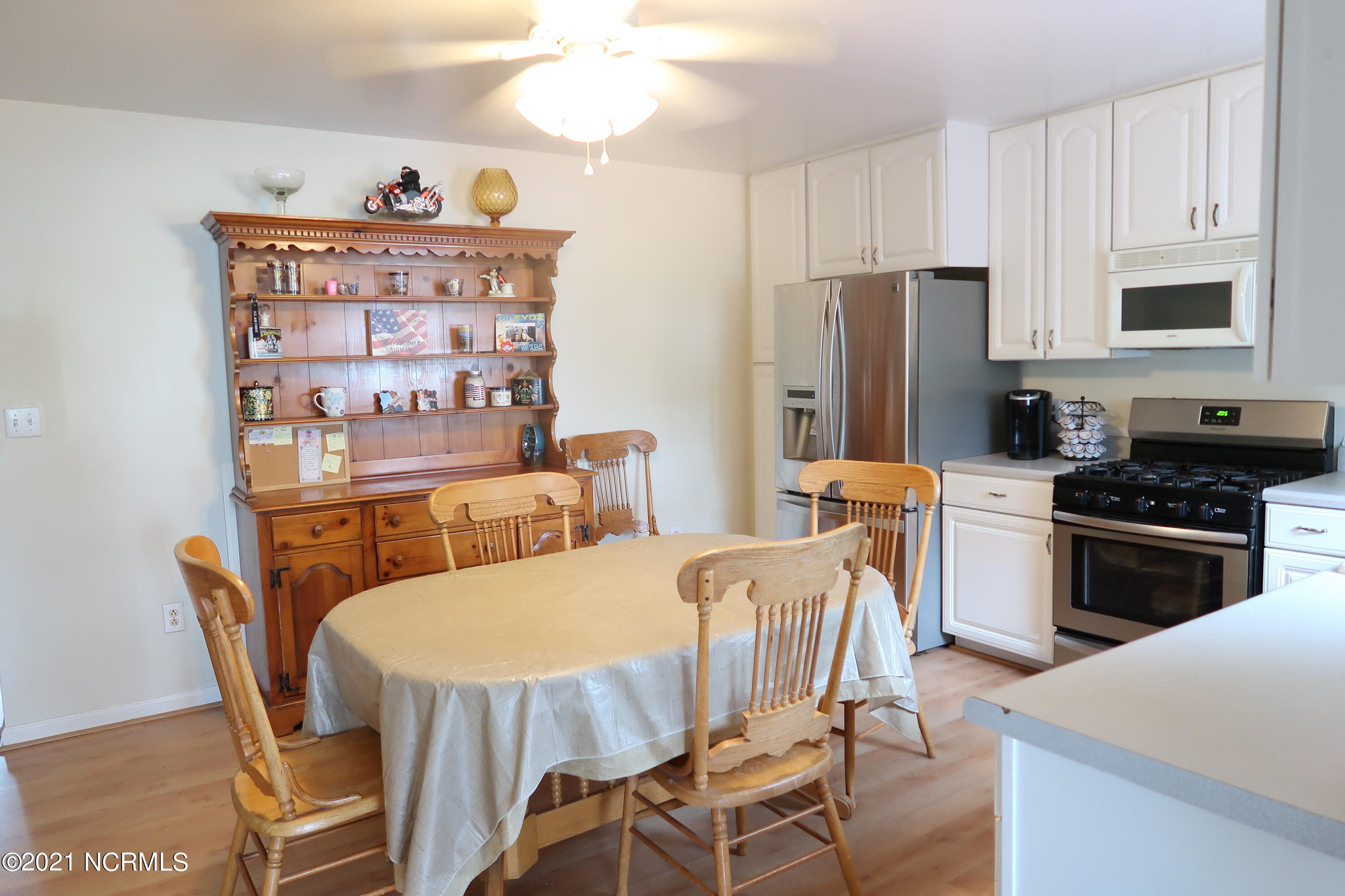 413 East Grantham Road New Bern, NC 28560 - Photo 13 of 56 kitchen
