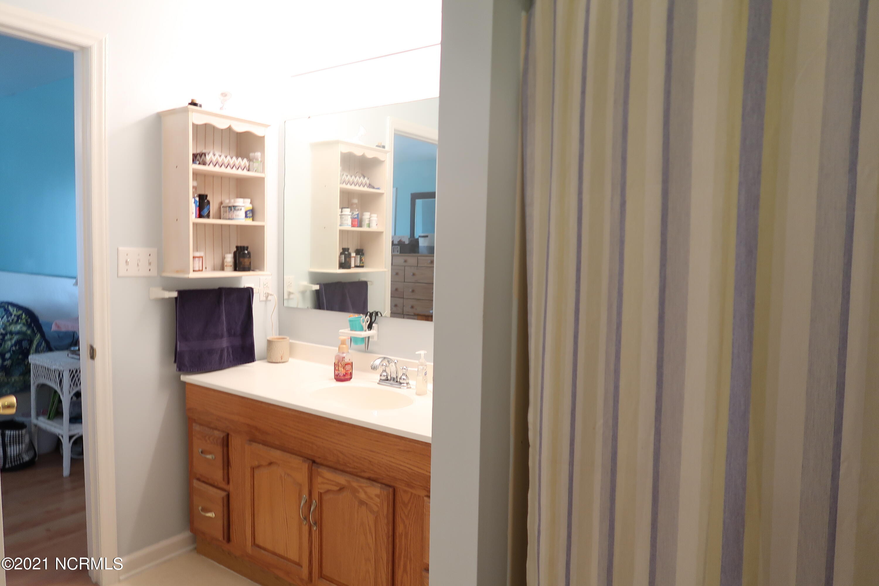 413 East Grantham Road New Bern, NC 28560 - Photo 25 of 56 master bath