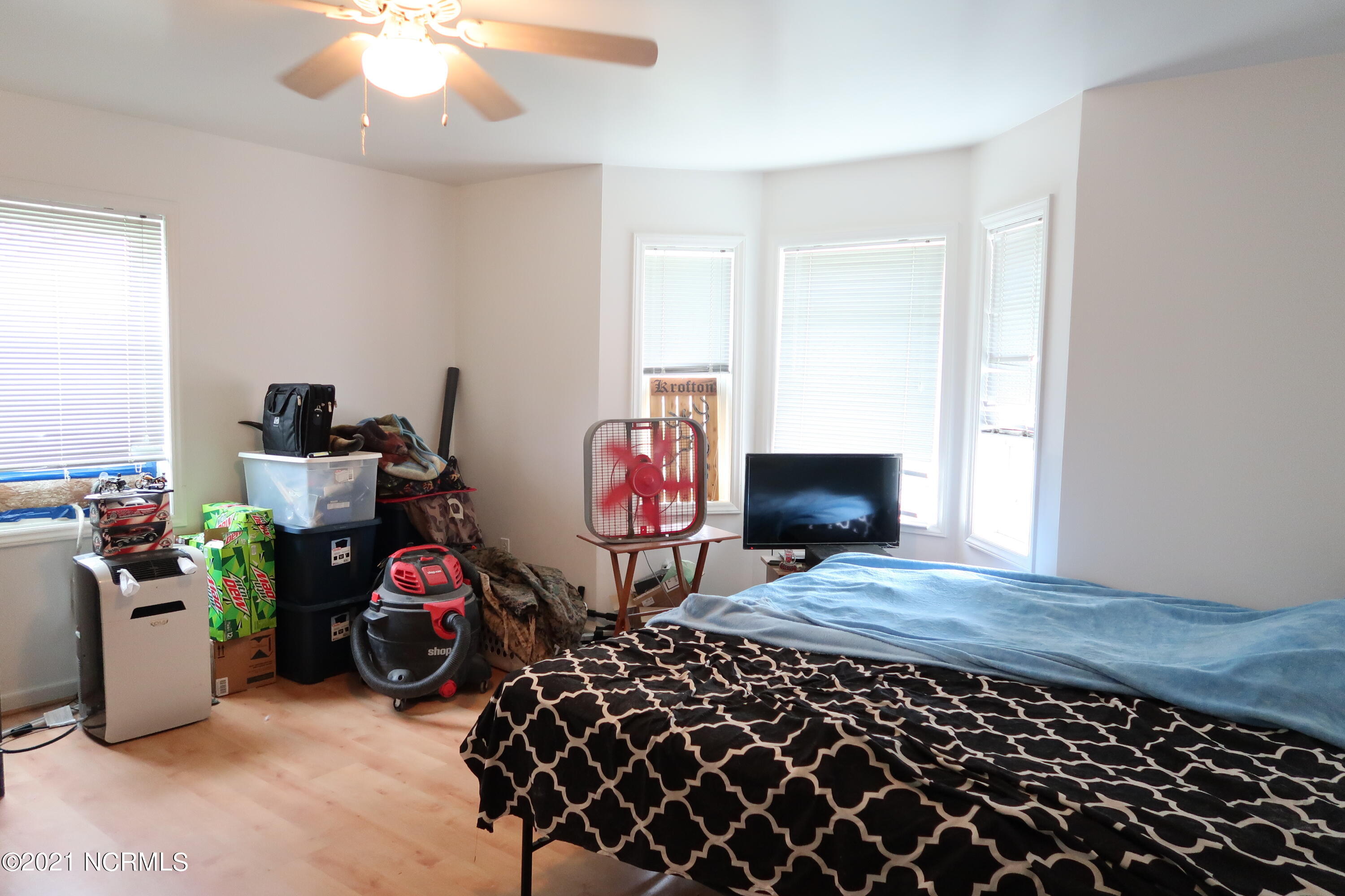 413 East Grantham Road New Bern, NC 28560 - Photo 34 of 56 downstairs bedroom 2