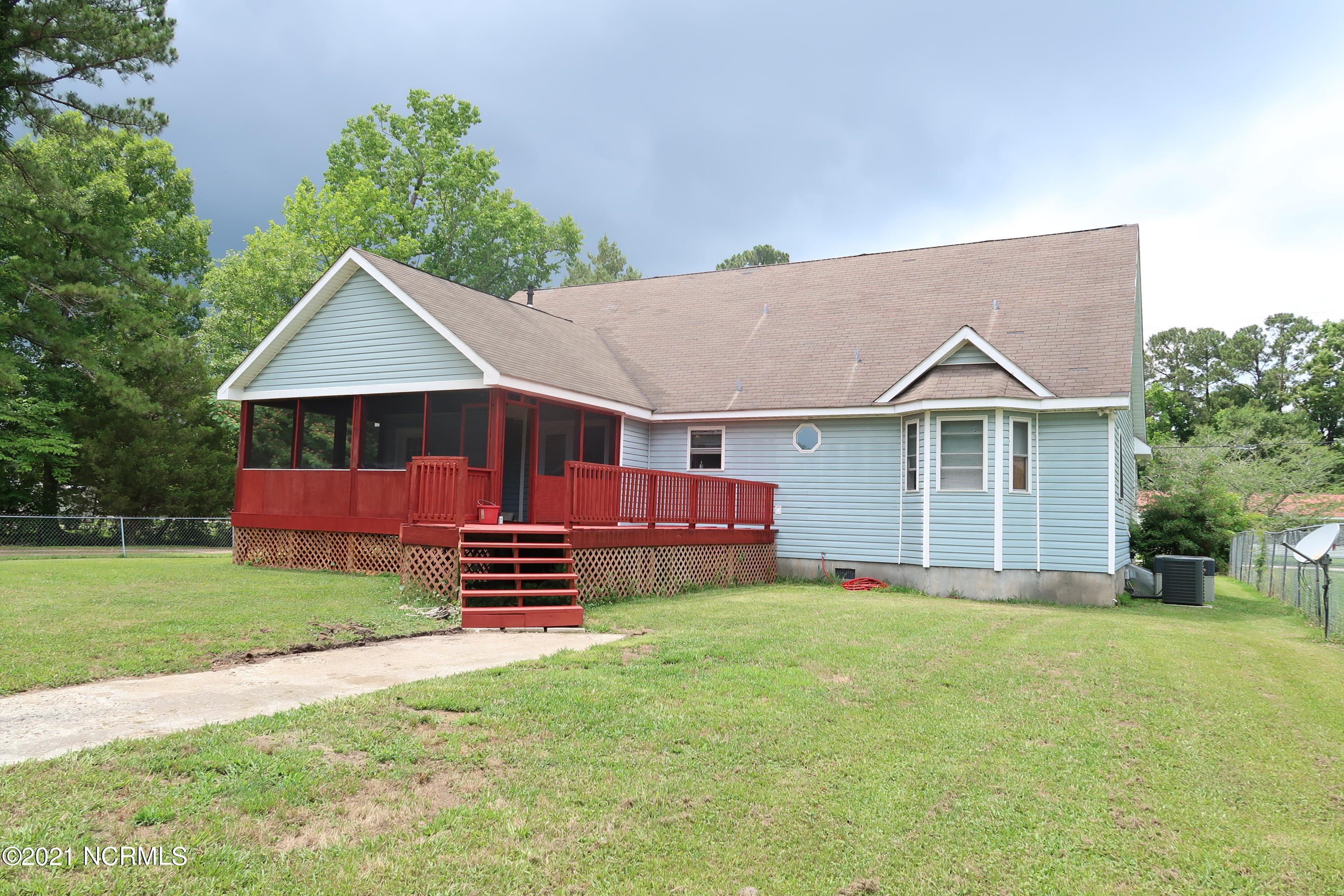 413 East Grantham Road New Bern, NC 28560 - Photo 5 of 56 back of house