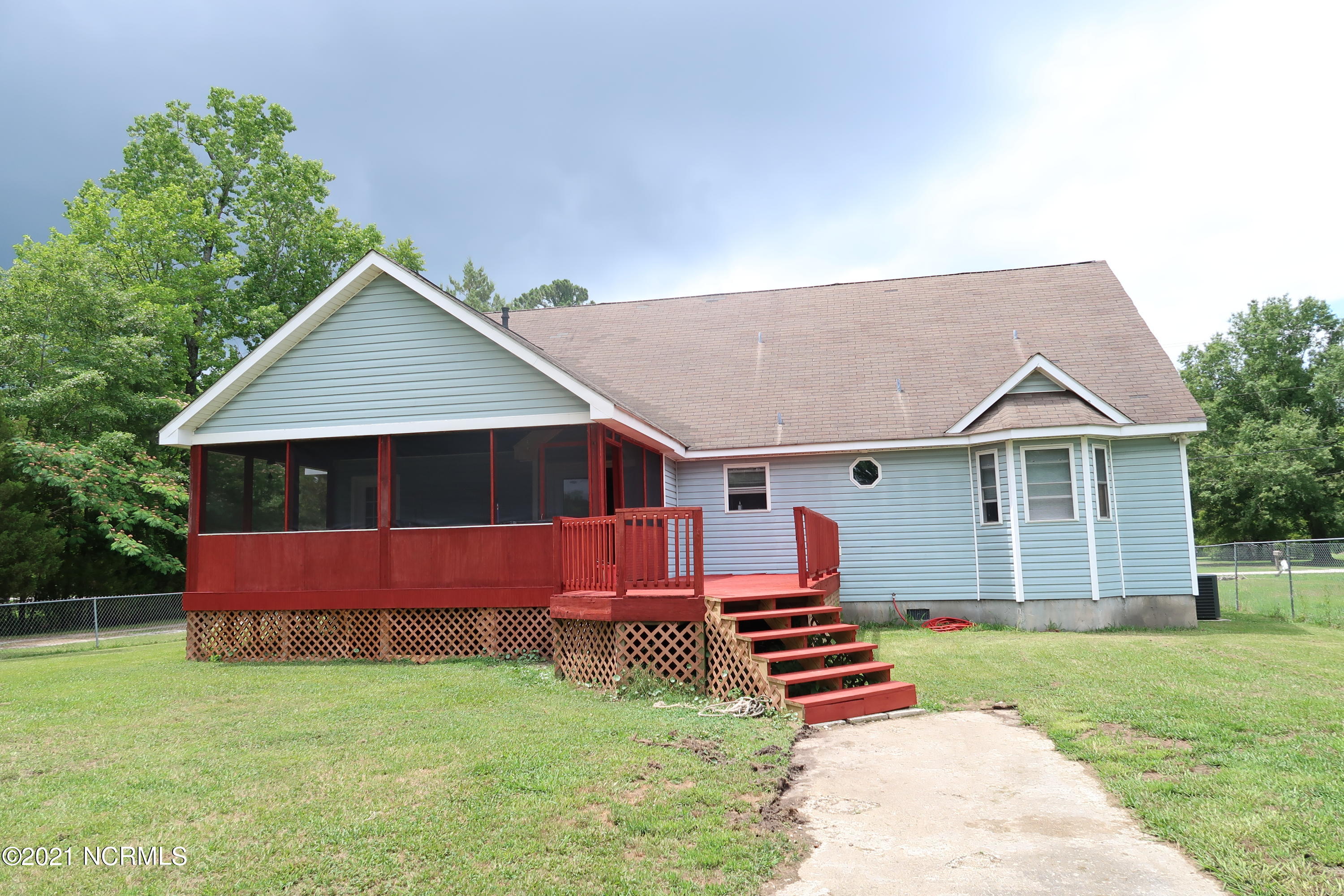 413 East Grantham Road New Bern, NC 28560 - Photo 6 of 56 back of house