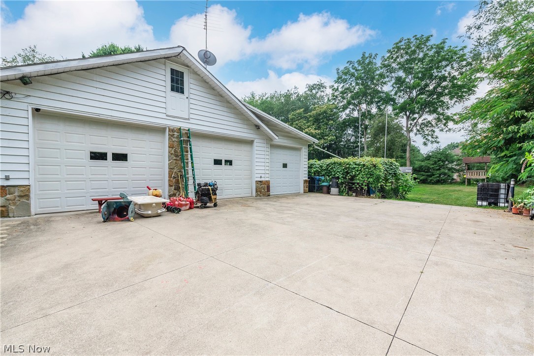 8700 Riverview Road Brecksville, OH 44141 - Photo 3 of 35 Gallery Image 3