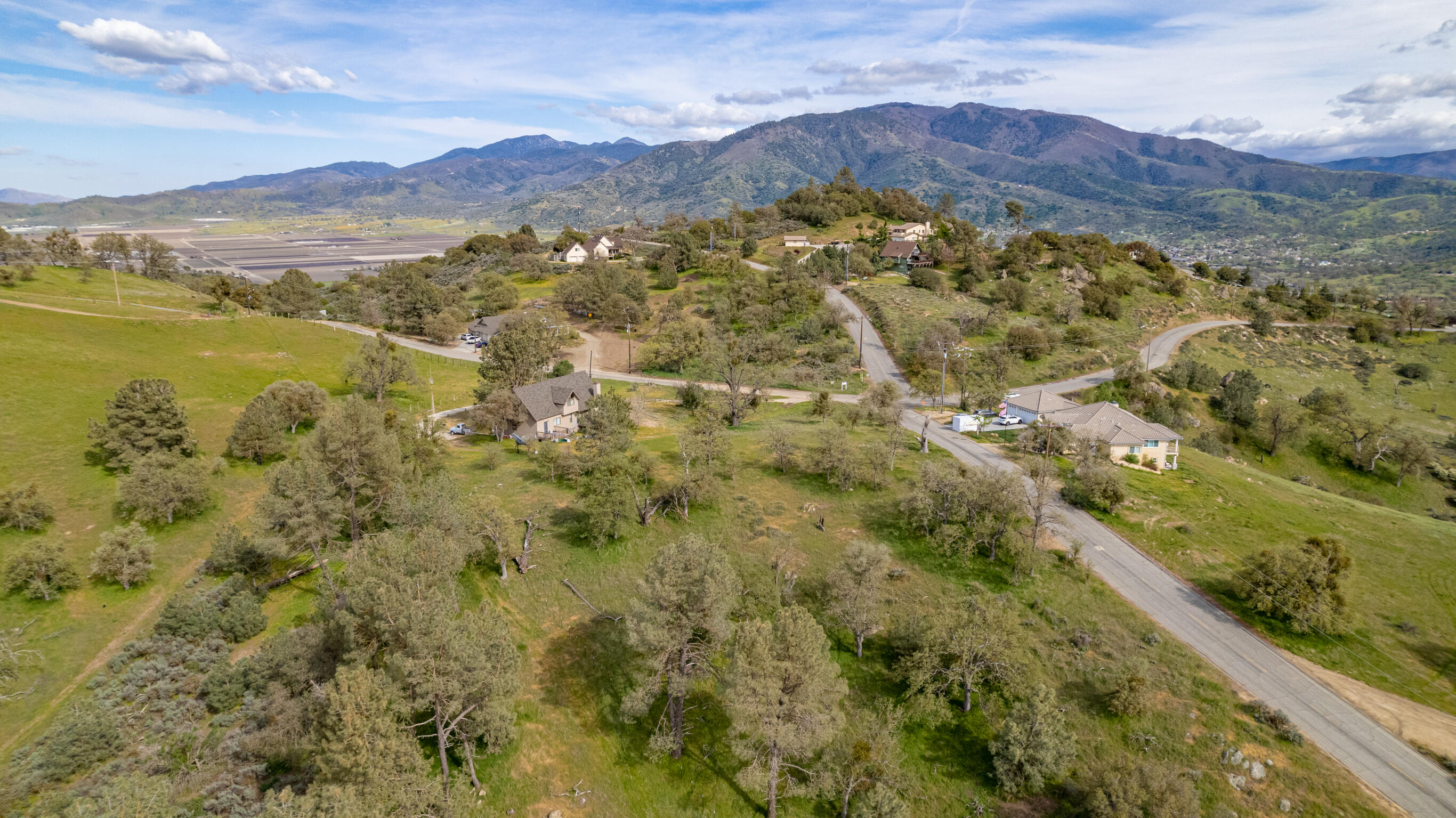 Peregrine Place Tehachapi, CA 93561 - Photo 2 of 16 a view of city and mountain