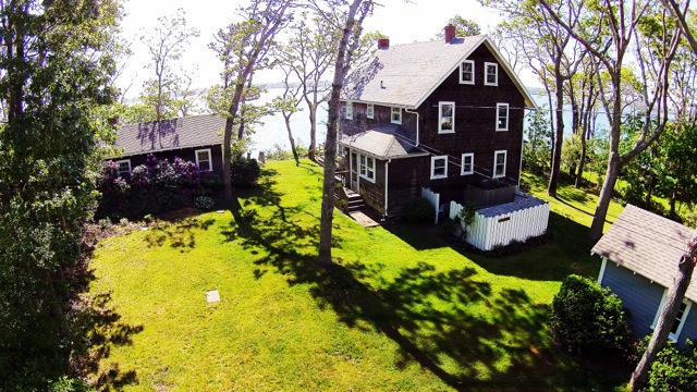 47 Harbor View Road Vineyard Haven, MA 02568 - Photo 4 of 26 Gallery Image 4
