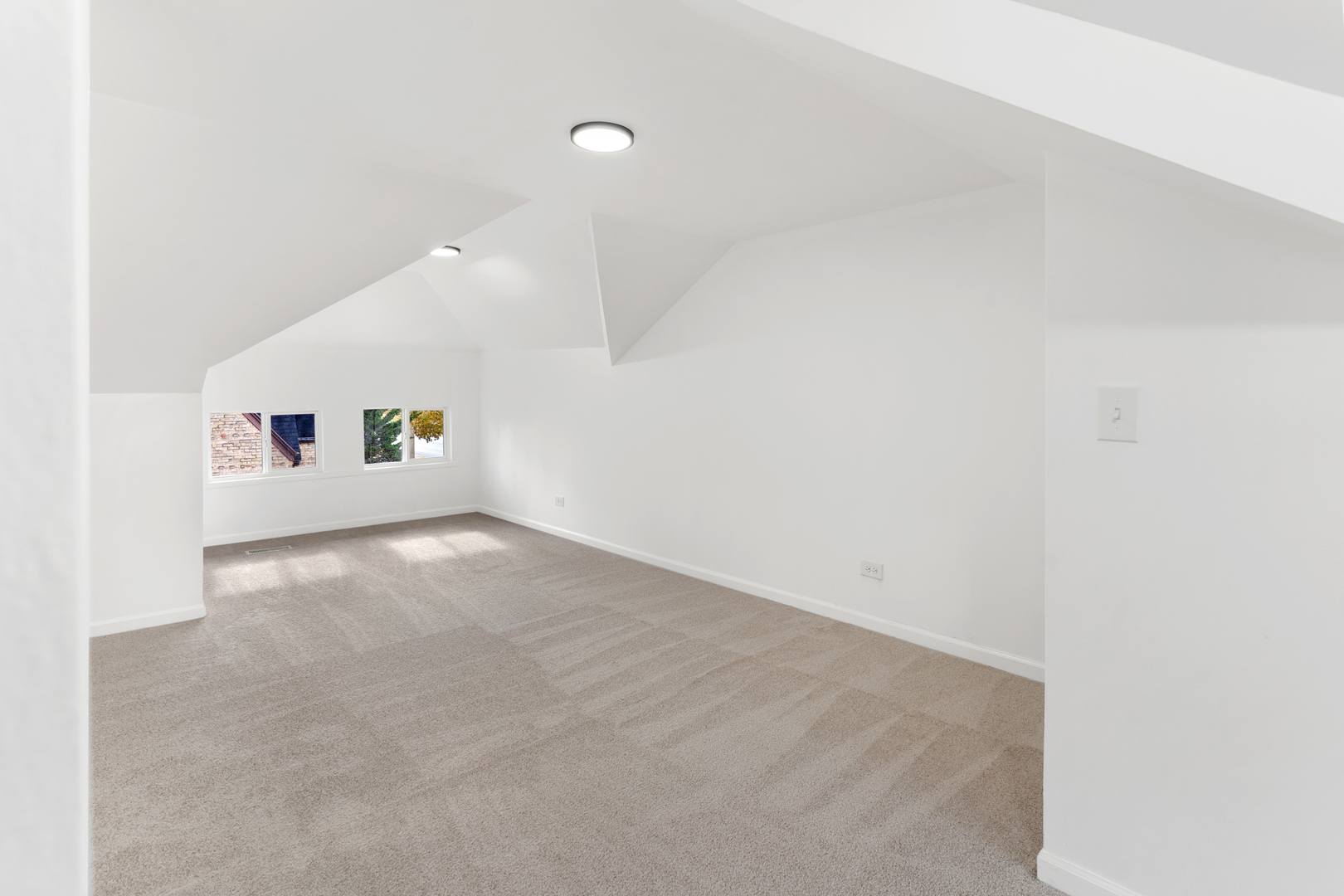 407 North Liberty Street Elgin, IL 60120 - Photo 13 of 18 a view of an empty room