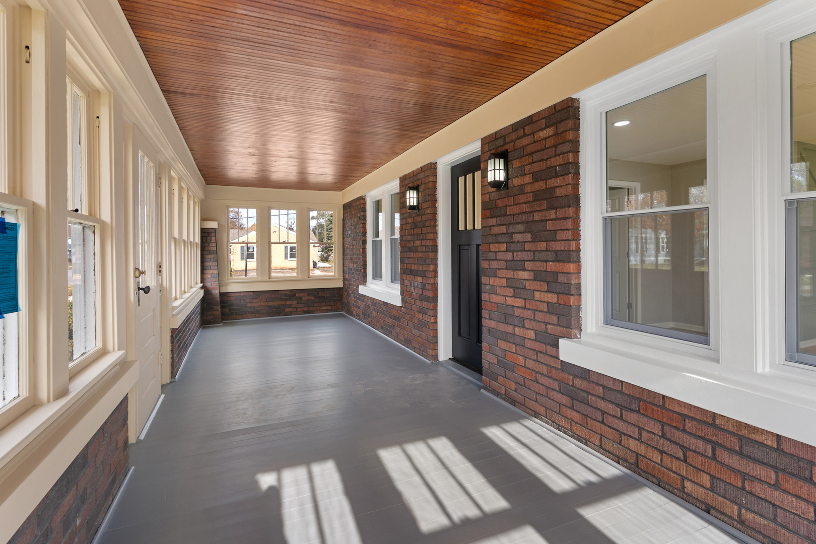 407 North Liberty Street Elgin, IL 60120 - Photo 3 of 18 a view of an entryway