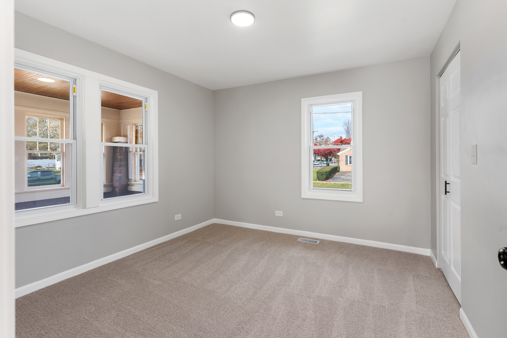 407 North Liberty Street Elgin, IL 60120 - Photo 10 of 18 a view of an empty room with a window