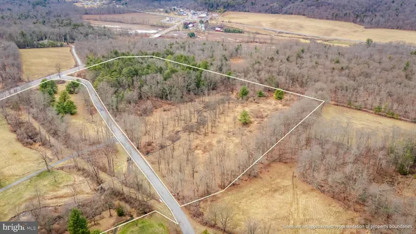 $750,000 | 30 Lime Kiln Drive, Andreas, PA 18211