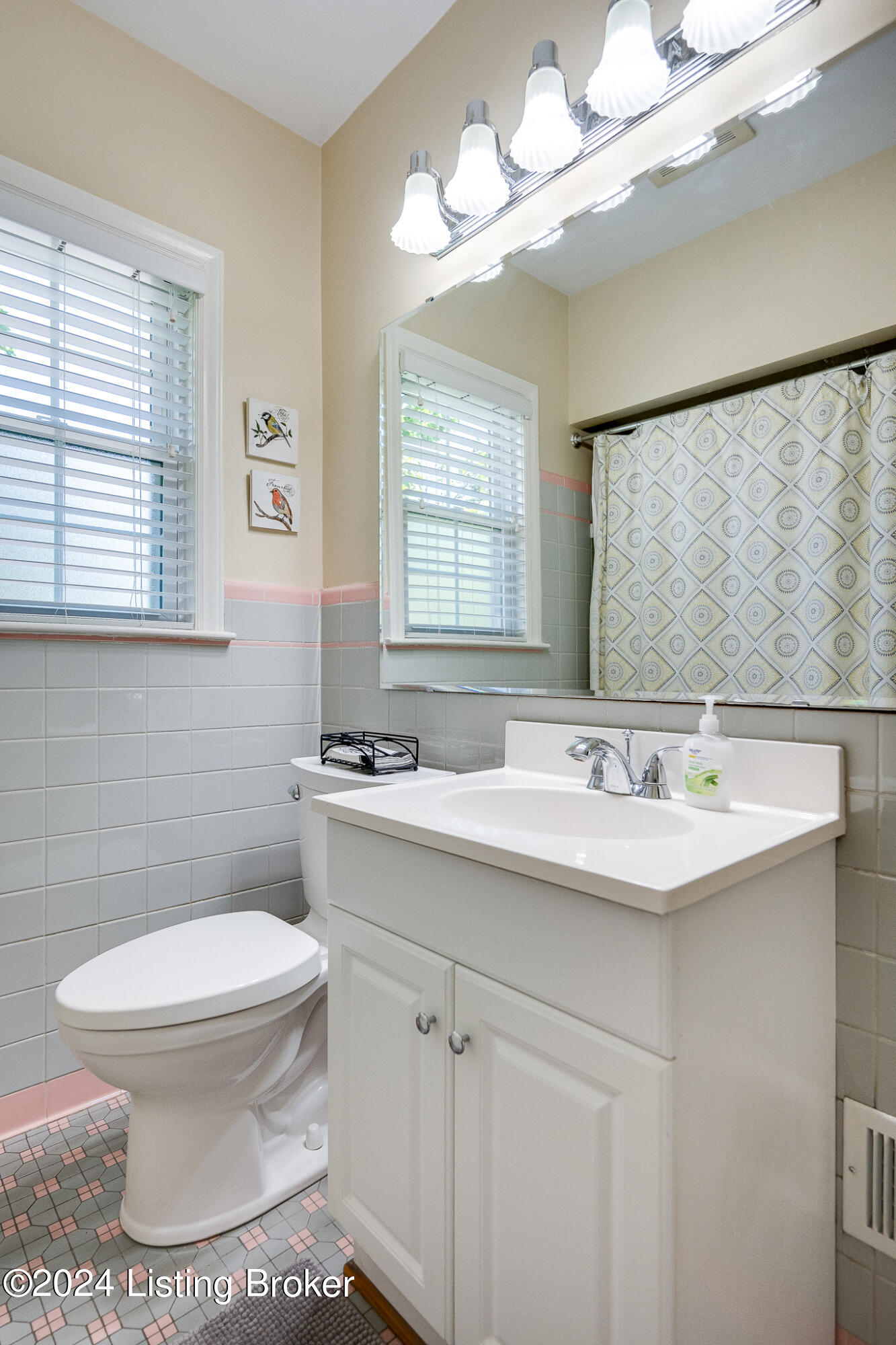 708 Indian Ridge Road Louisville, KY 40207 - Photo 21 of 53 708 Indian Ridge Rd-21