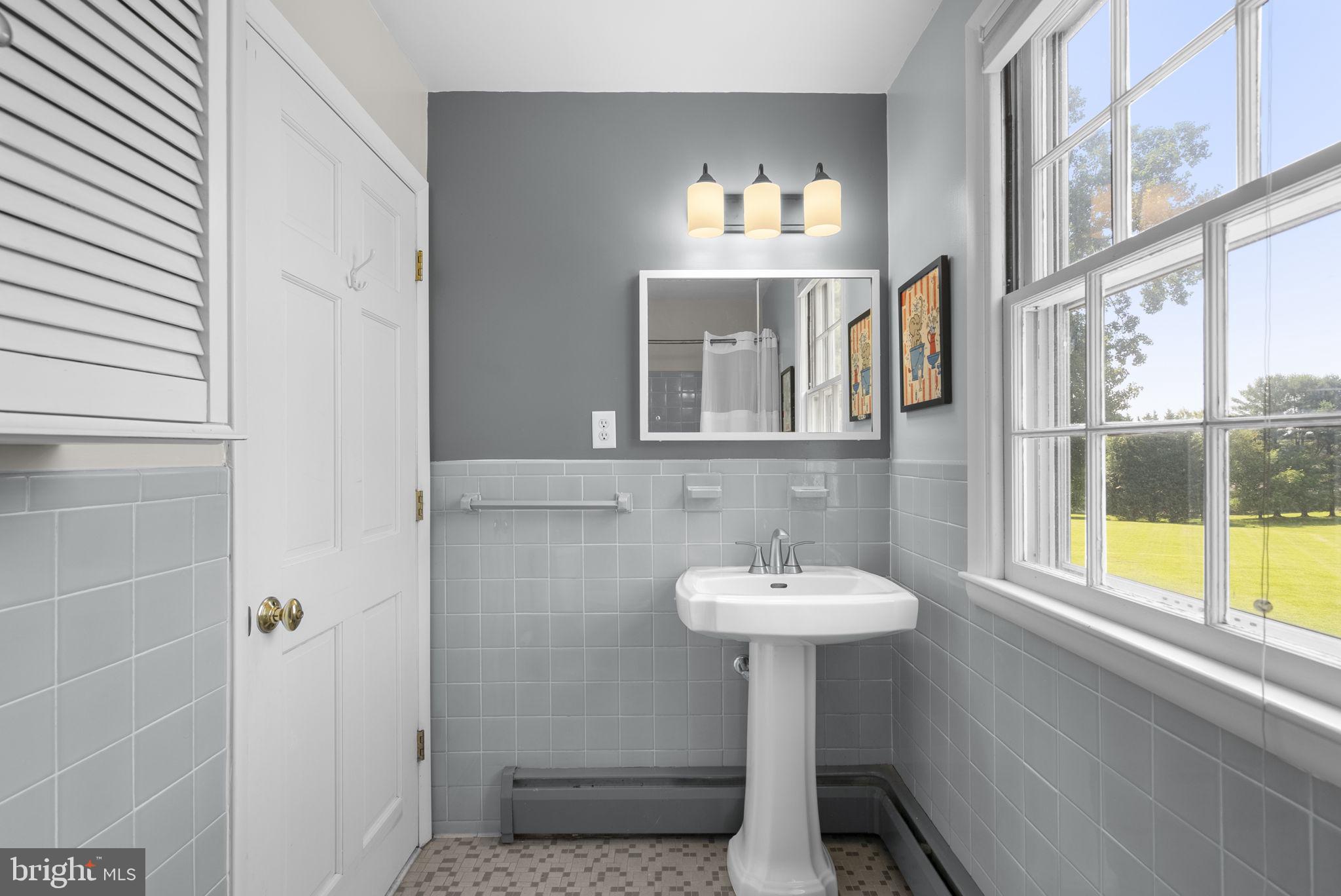 14697 Roxbury Road Glenelg, MD 21737 - Photo 25 of 45 Bathroom 2