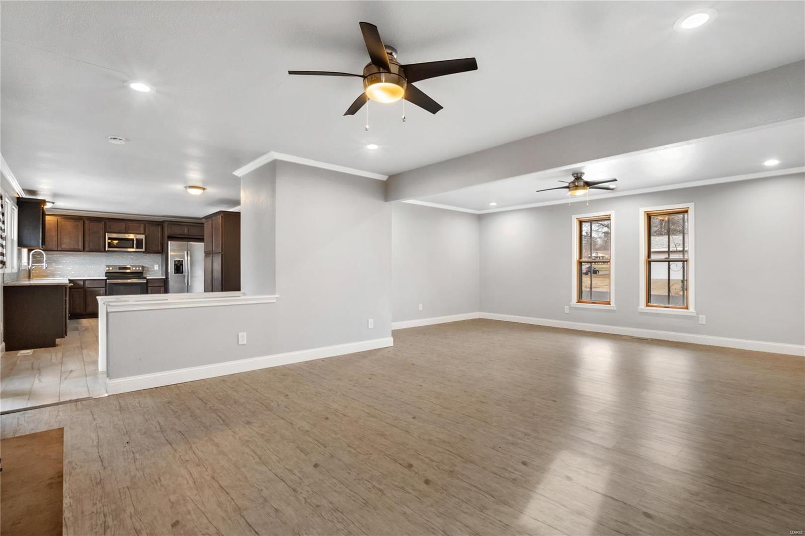 2332 England Town Road St. Louis, MO 63129 - Photo 5 of 25