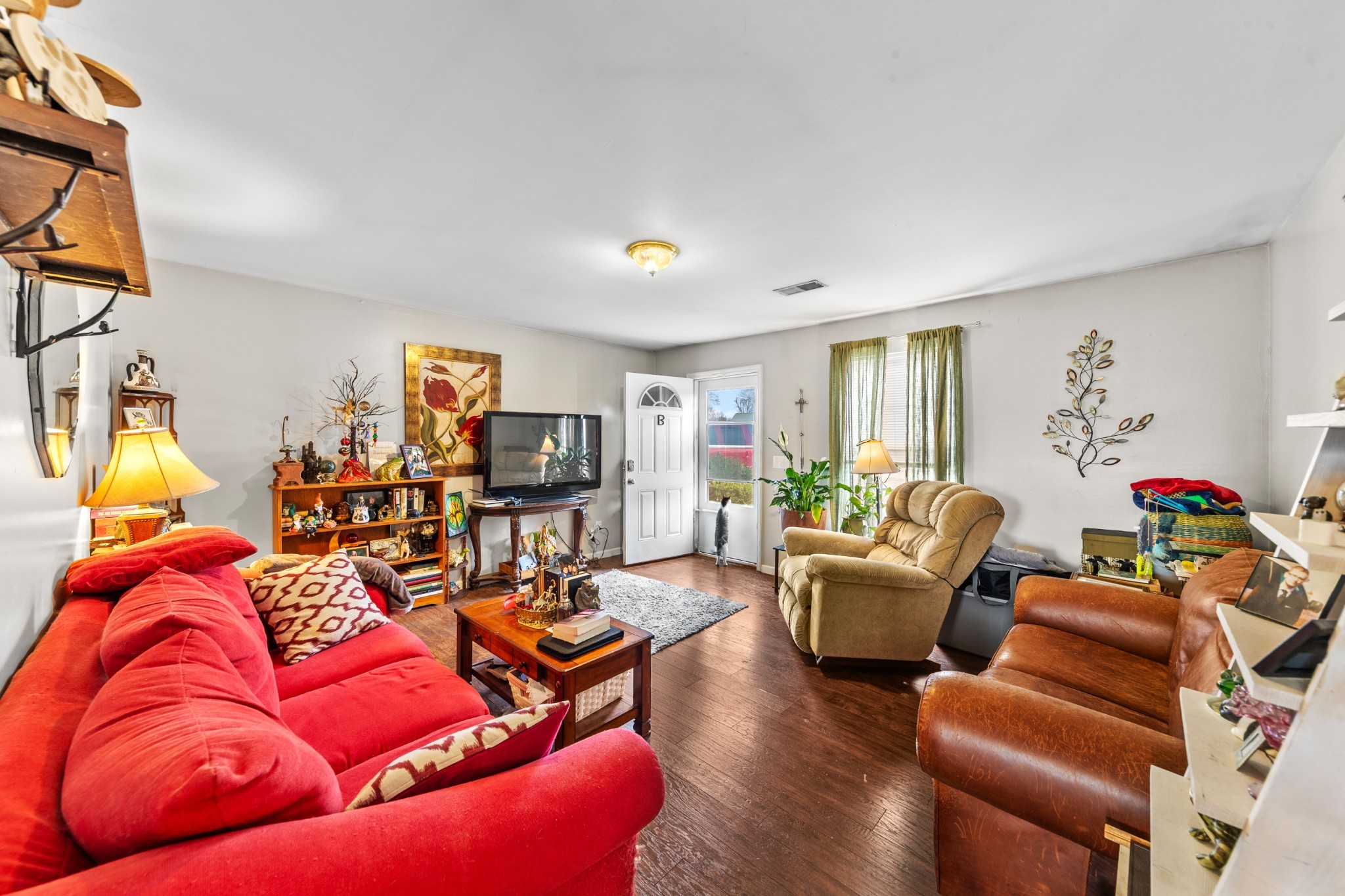1916 Word Road Lewisburg, TN 37091 - Photo 20 of 69 a living room with furniture kitchen and a window