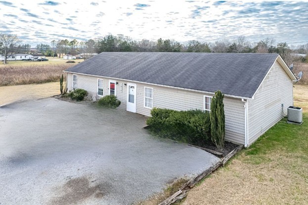 1916 Word Road Lewisburg, TN 37091 - Photo 3 of 69 a view of a house with a yard