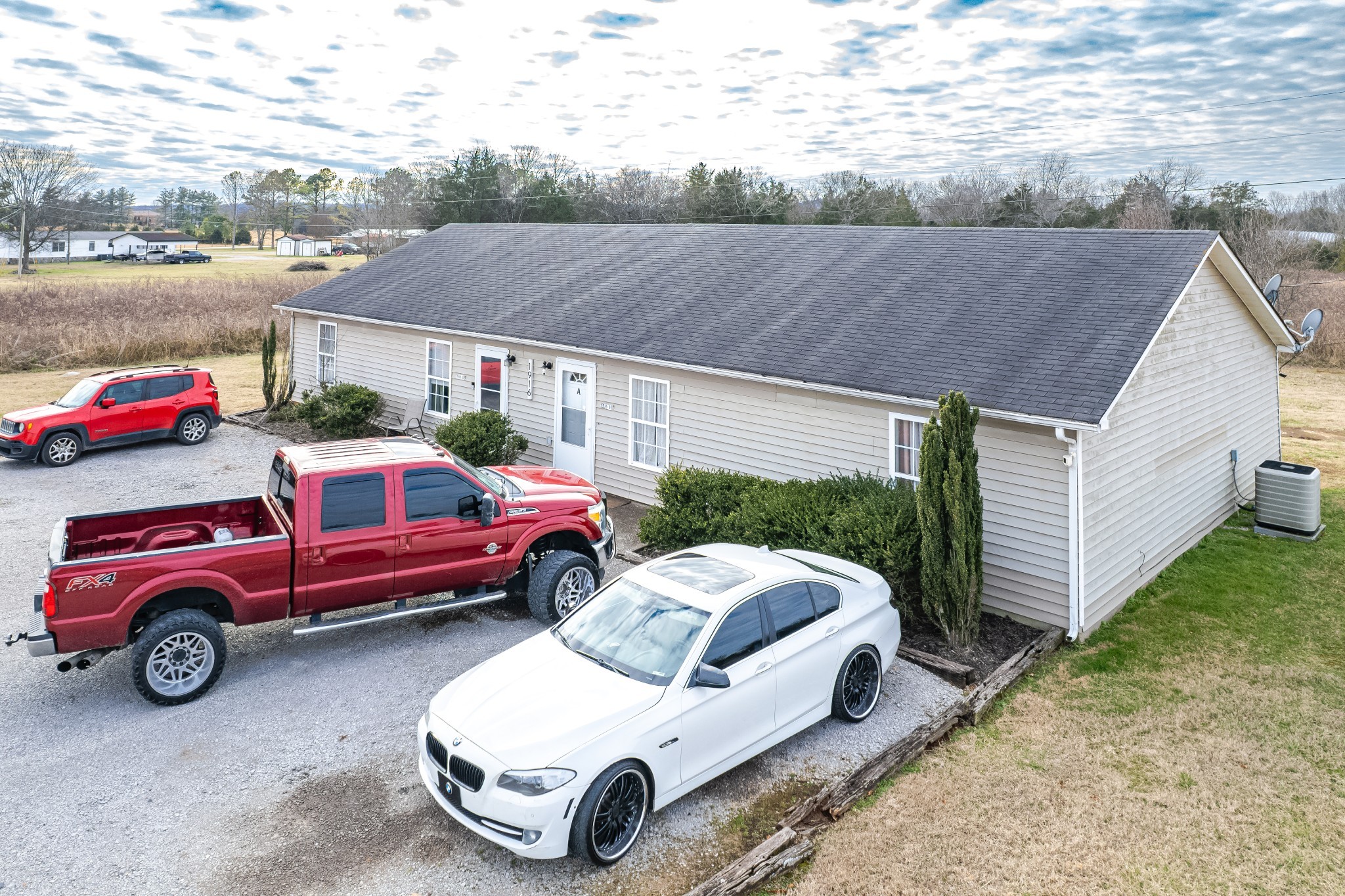 1916 Word Road Lewisburg, TN 37091 - Photo 4 of 69 a view of a car in front of a house