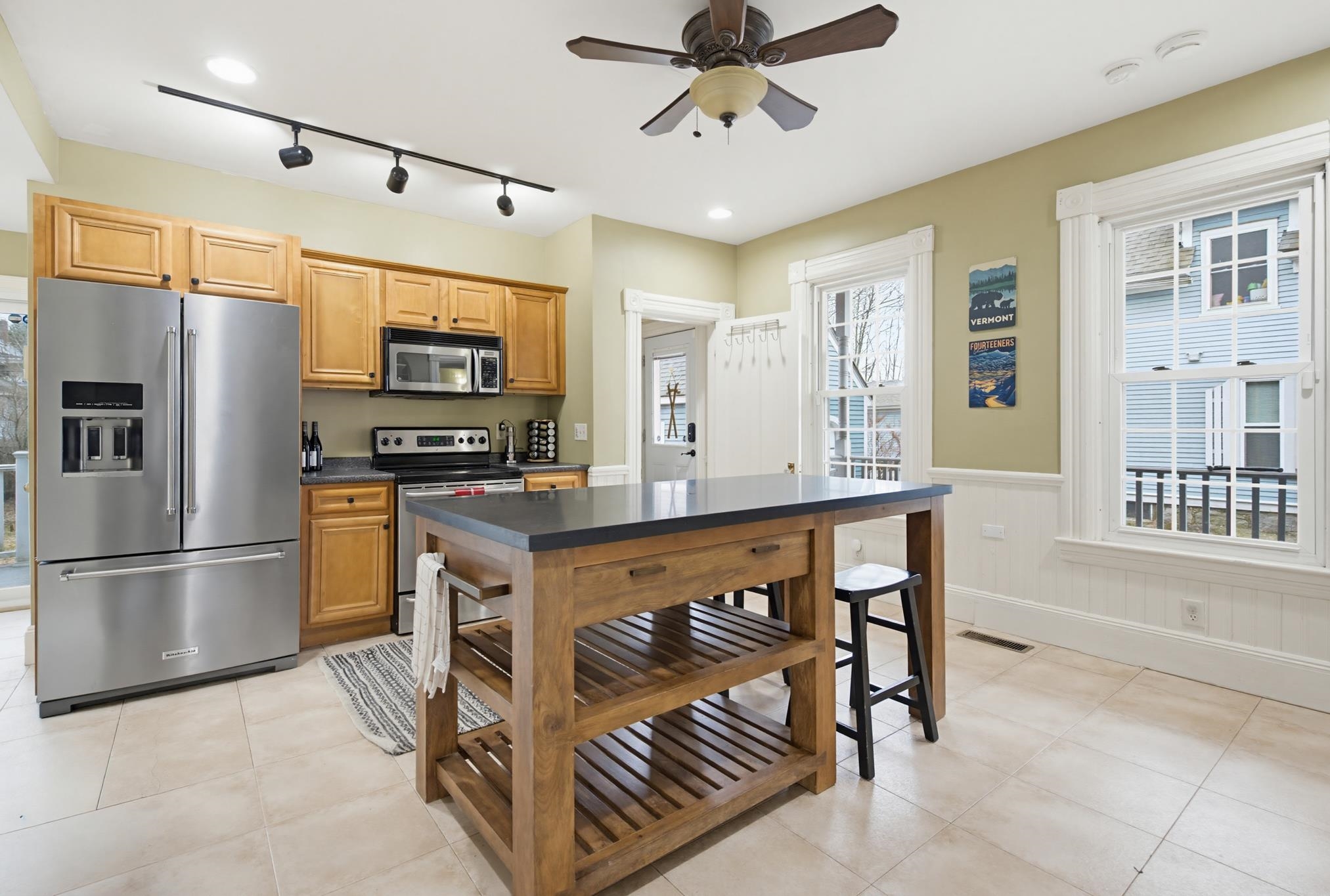 935 Union Street Manchester, NH 03104 - Photo 12 of 52