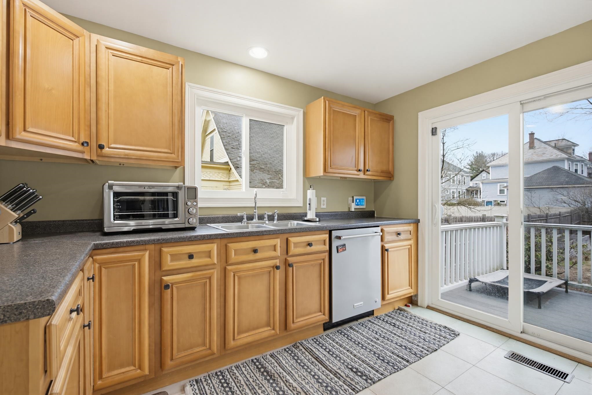 935 Union Street Manchester, NH 03104 - Photo 14 of 52