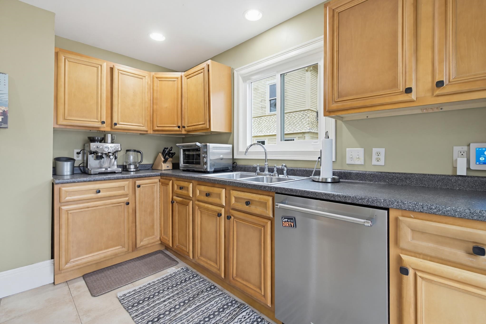 935 Union Street Manchester, NH 03104 - Photo 16 of 52