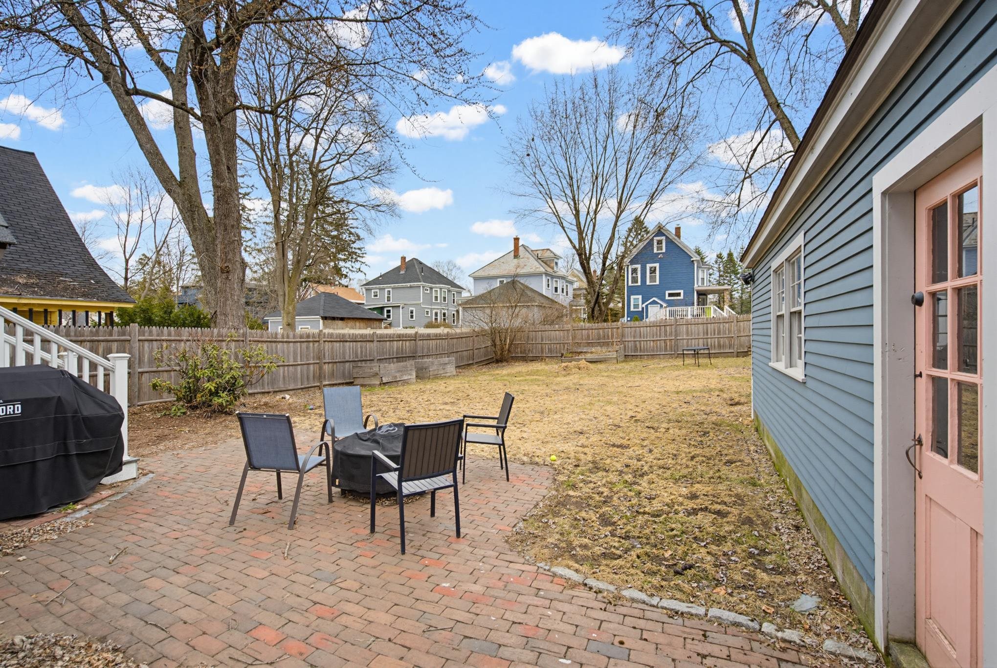 935 Union Street Manchester, NH 03104 - Photo 5 of 52