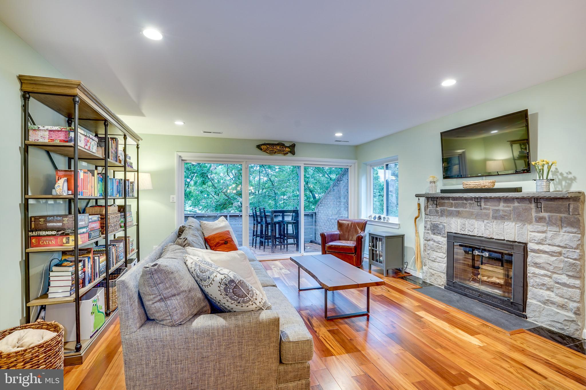 11112 Harbor Court Reston, VA 20191 - Photo 6 of 35