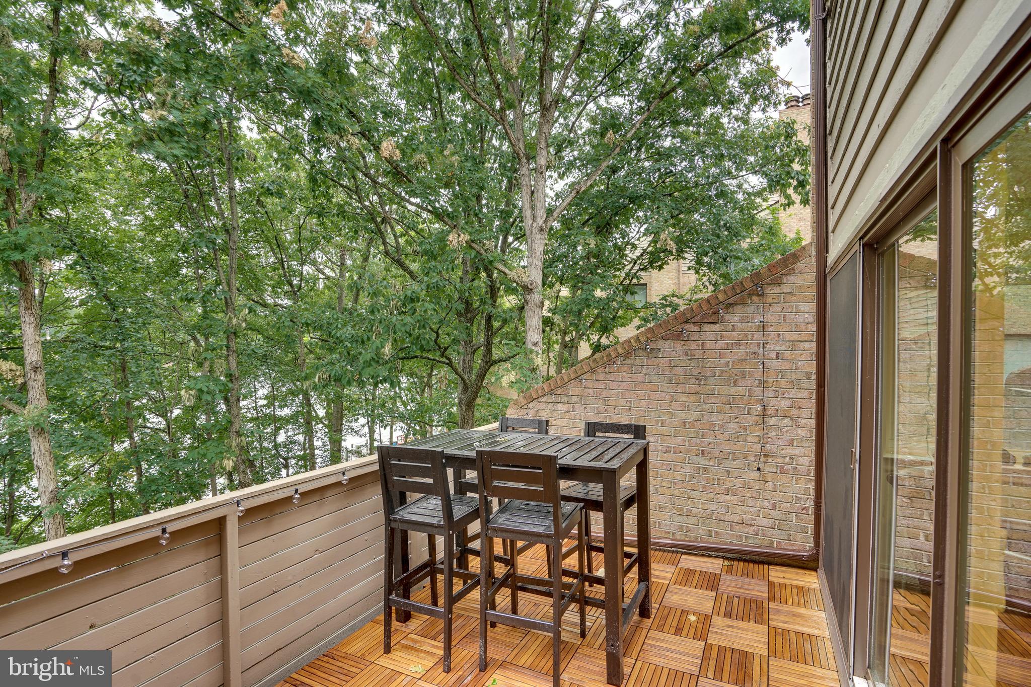 11112 Harbor Court Reston, VA 20191 - Photo 9 of 35