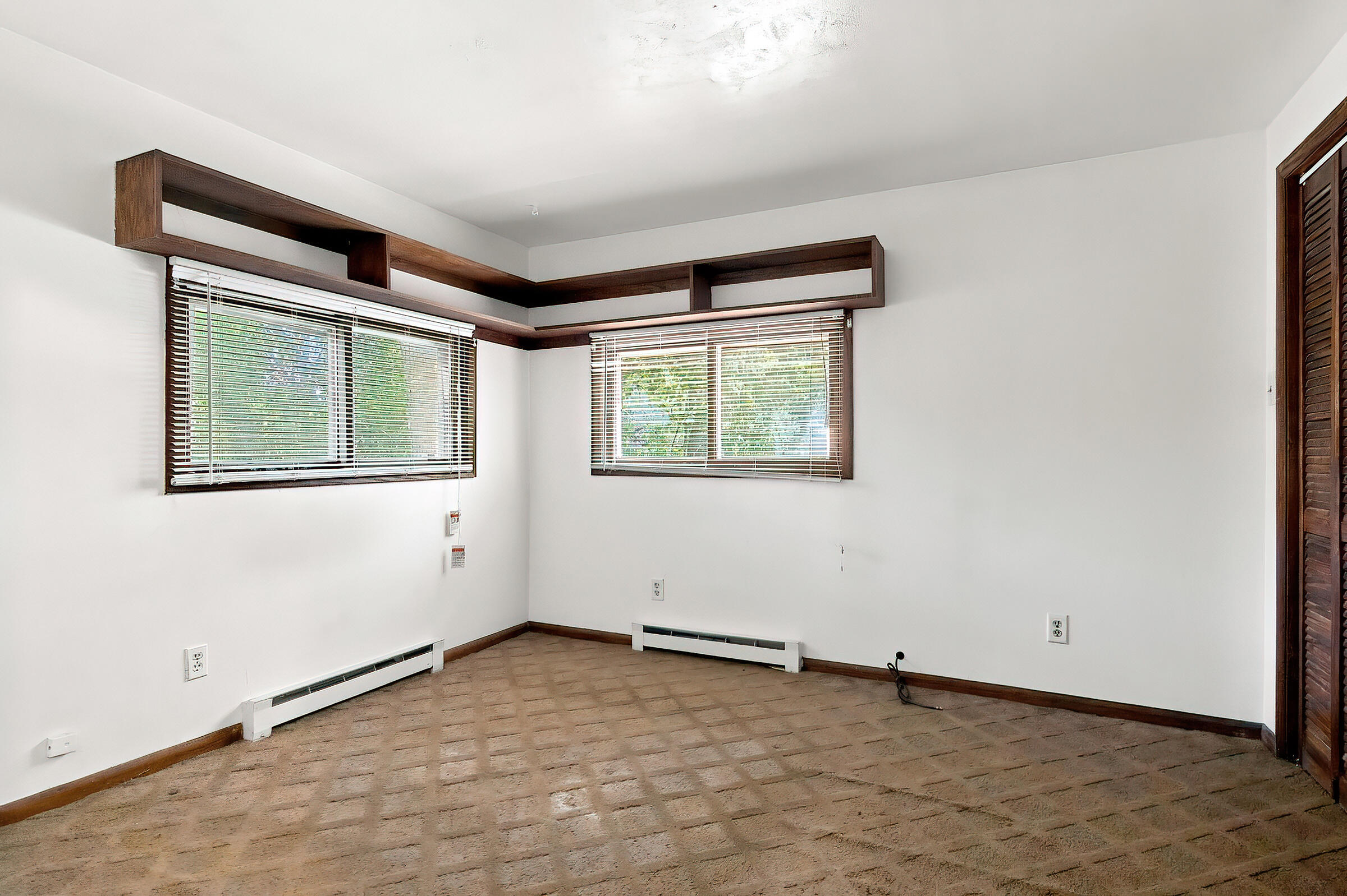 2910 Northwestern Avenue Racine, WI 53404 - Photo 21 of 45 23 IMG_0386