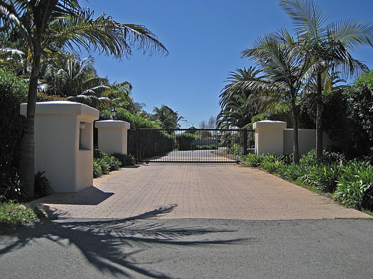 5320 Dorwin Lane Santa Barbara, CA 93111 - Photo 19 of 19 a view of a backyard