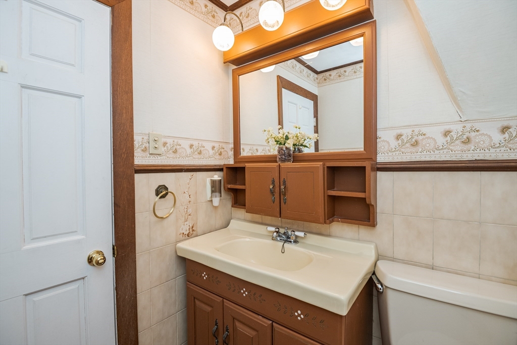 29 Ellis Road Swampscott, MA 01907 - Photo 35 of 38