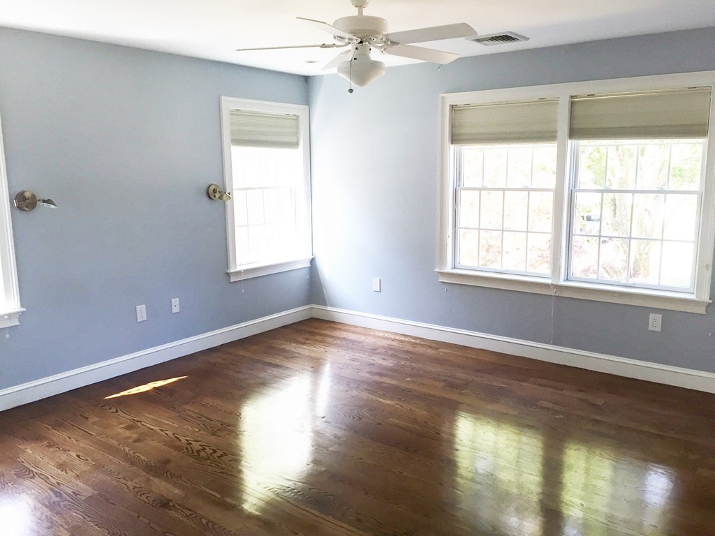 16 Mayflower Road Needham, MA 02492 - Photo 10 of 19