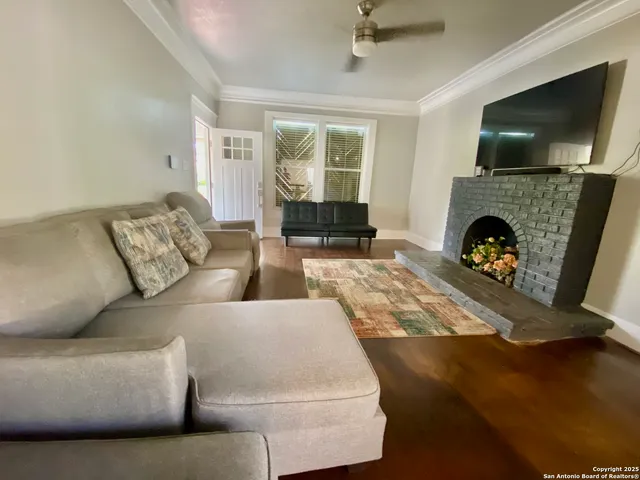 $1,799 | 1439 East Highland Boulevard, Unit DOWNSTAIRS, San Antonio, TX 78210