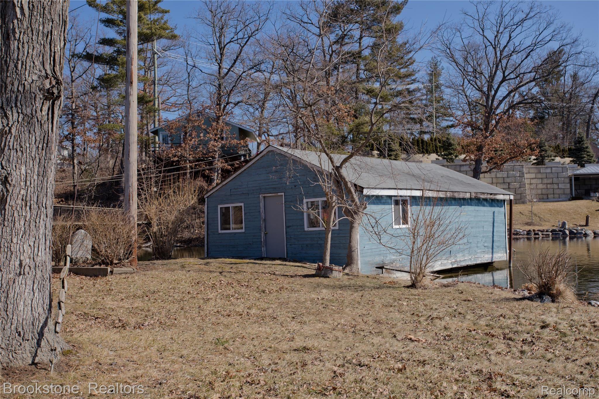 1675 Rochester Road Leonard, MI 48367 - Photo 20 of 62 rochesterlake_nick-13.jpg