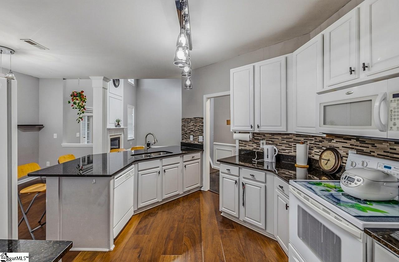 208 Branchester Court Greenville, SC 29607 - Photo 11 of 32