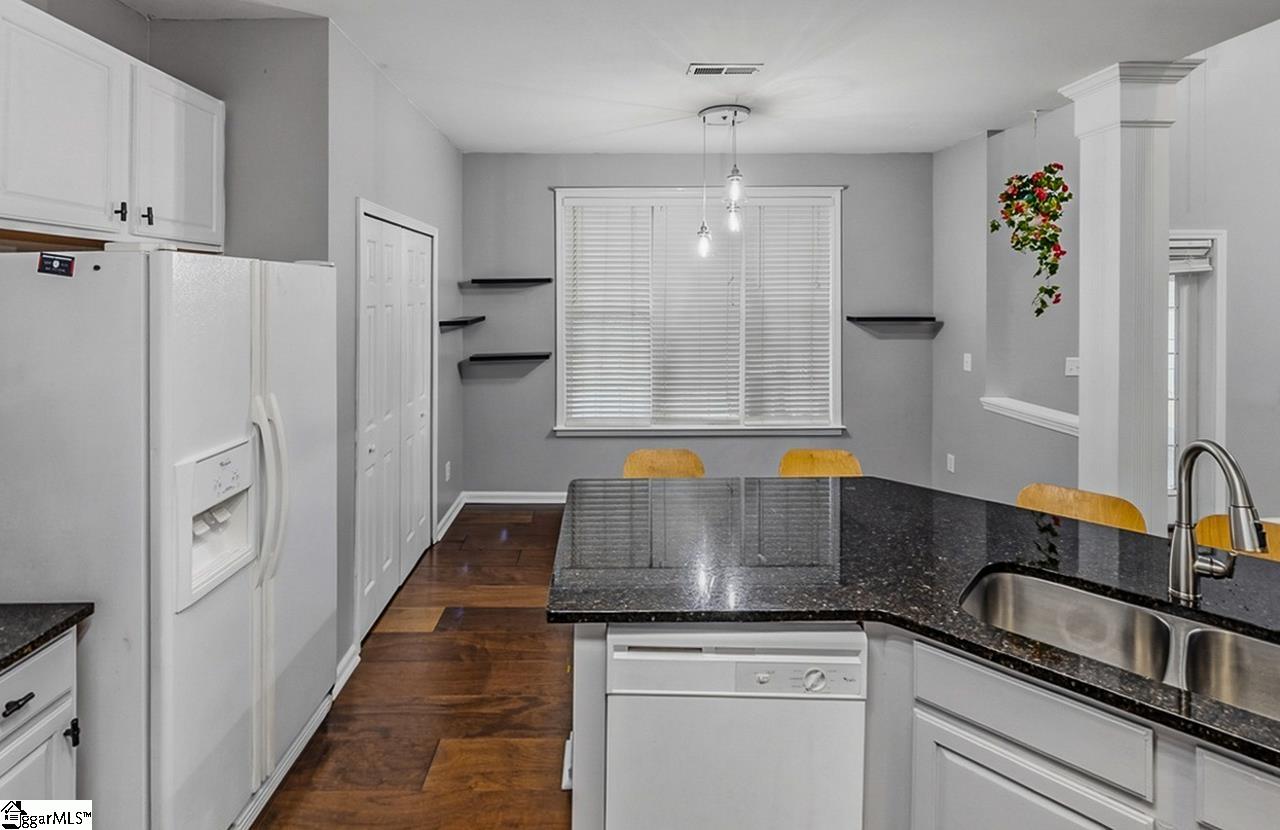 208 Branchester Court Greenville, SC 29607 - Photo 12 of 32