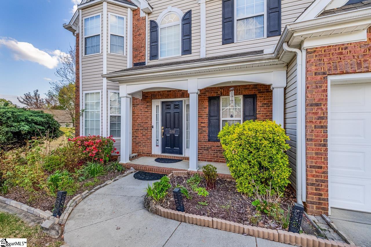 208 Branchester Court Greenville, SC 29607 - Photo 3 of 32