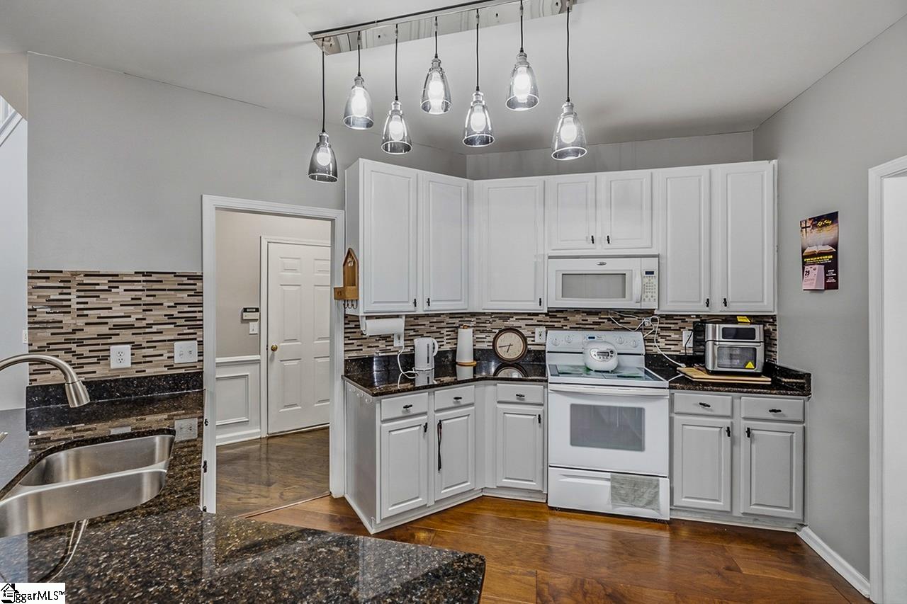 208 Branchester Court Greenville, SC 29607 - Photo 8 of 32