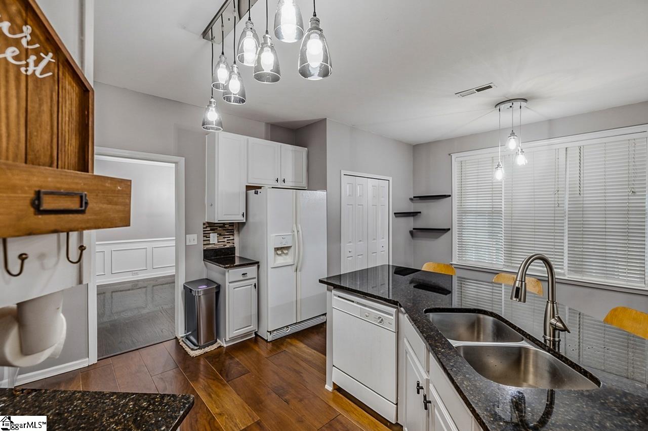 208 Branchester Court Greenville, SC 29607 - Photo 9 of 32