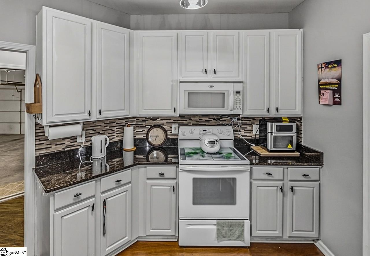 208 Branchester Court Greenville, SC 29607 - Photo 10 of 32