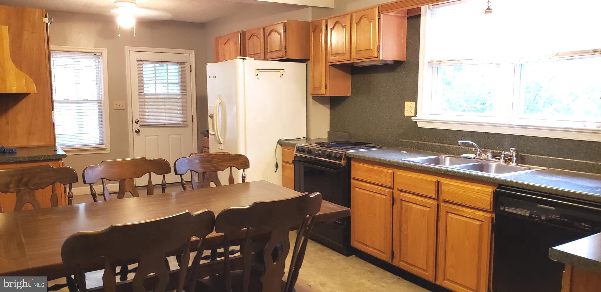 311 Wheat Road Vineland, NJ 08360 - Photo 8 of 21 Ear In Kitchen