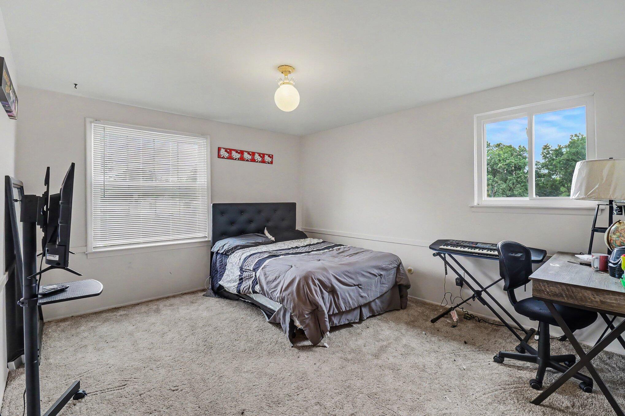 16360 Rutherland Street East Southfield, MI 48076 - Photo 17 of 29 022_file_6176
