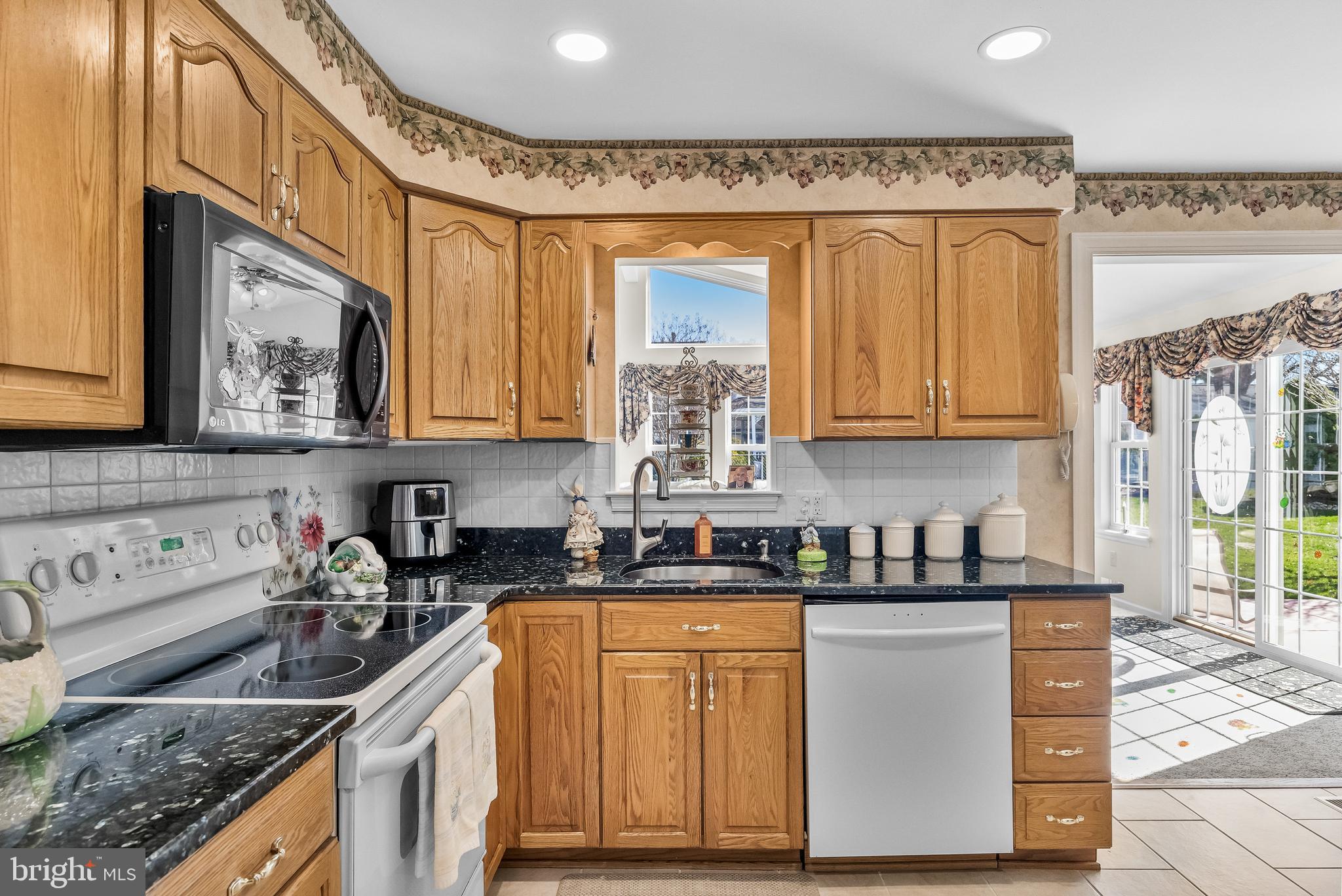 102 Red Stone Ridge Delran, NJ 08075 - Photo 12 of 33 Gallery Image 12