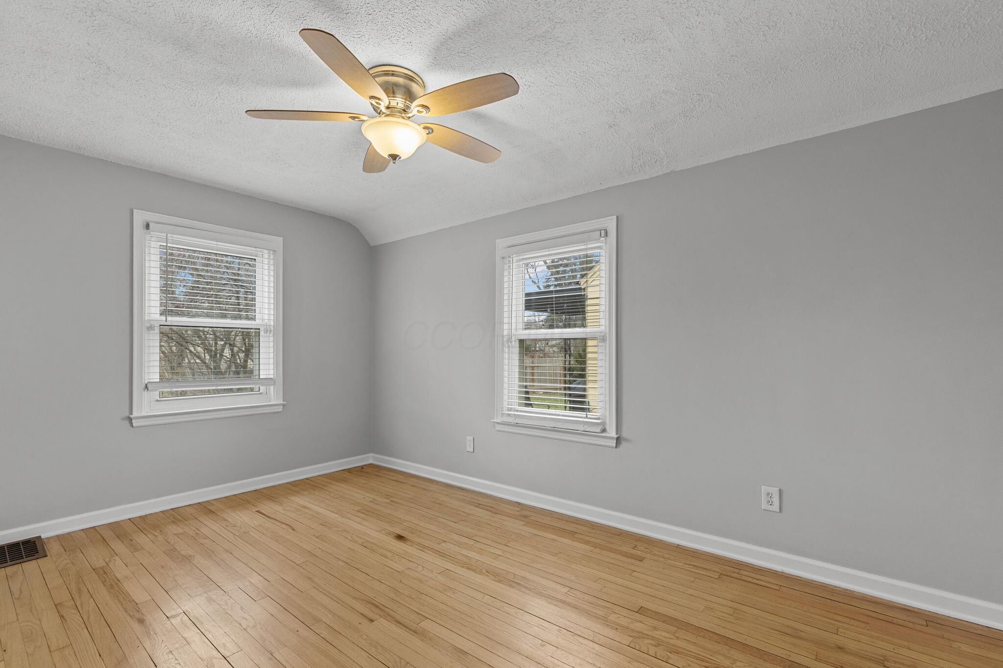 911 Kinnear Road Columbus, OH 43212 - Photo 11 of 28 Bedroom 1