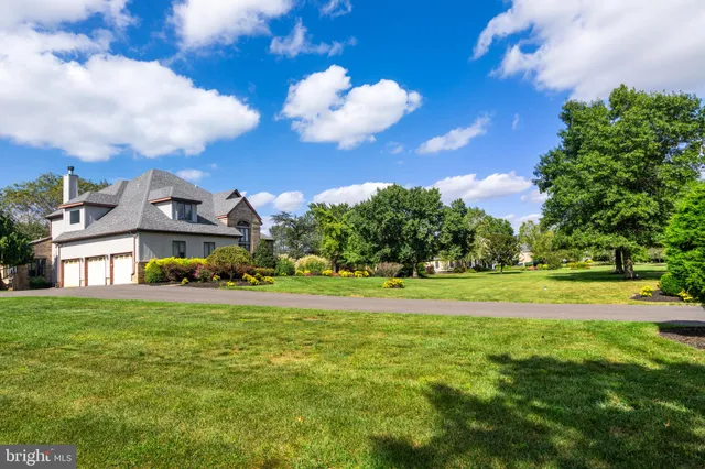 a view of outdoor space yard and patio