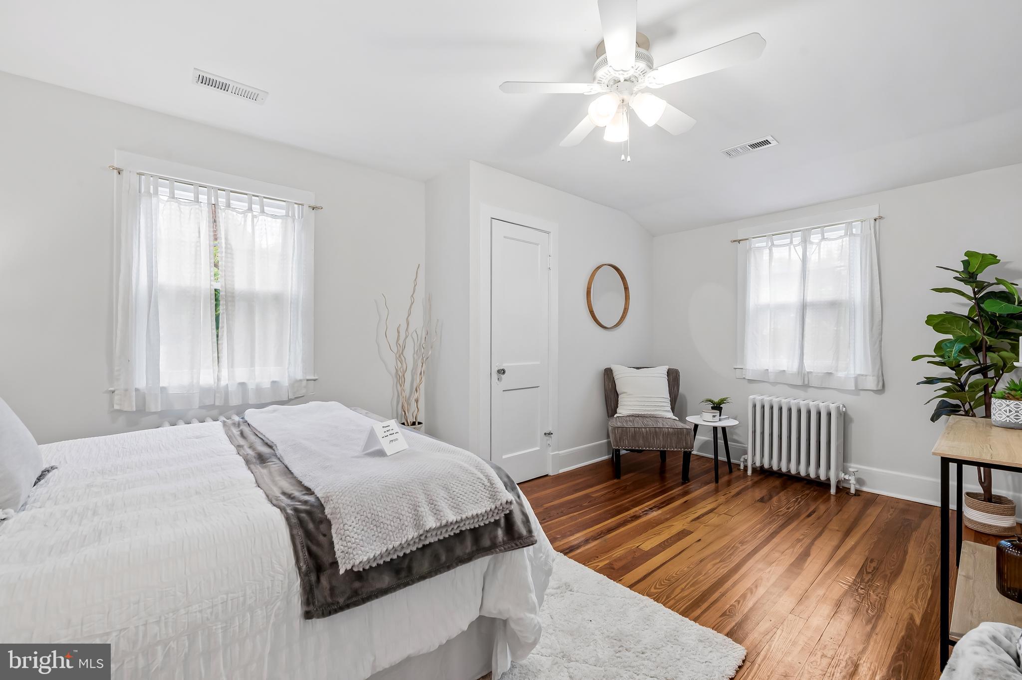 529 Overbrook Road Baltimore, MD 21212 - Photo 31 of 40 a bedroom with a bed and a window