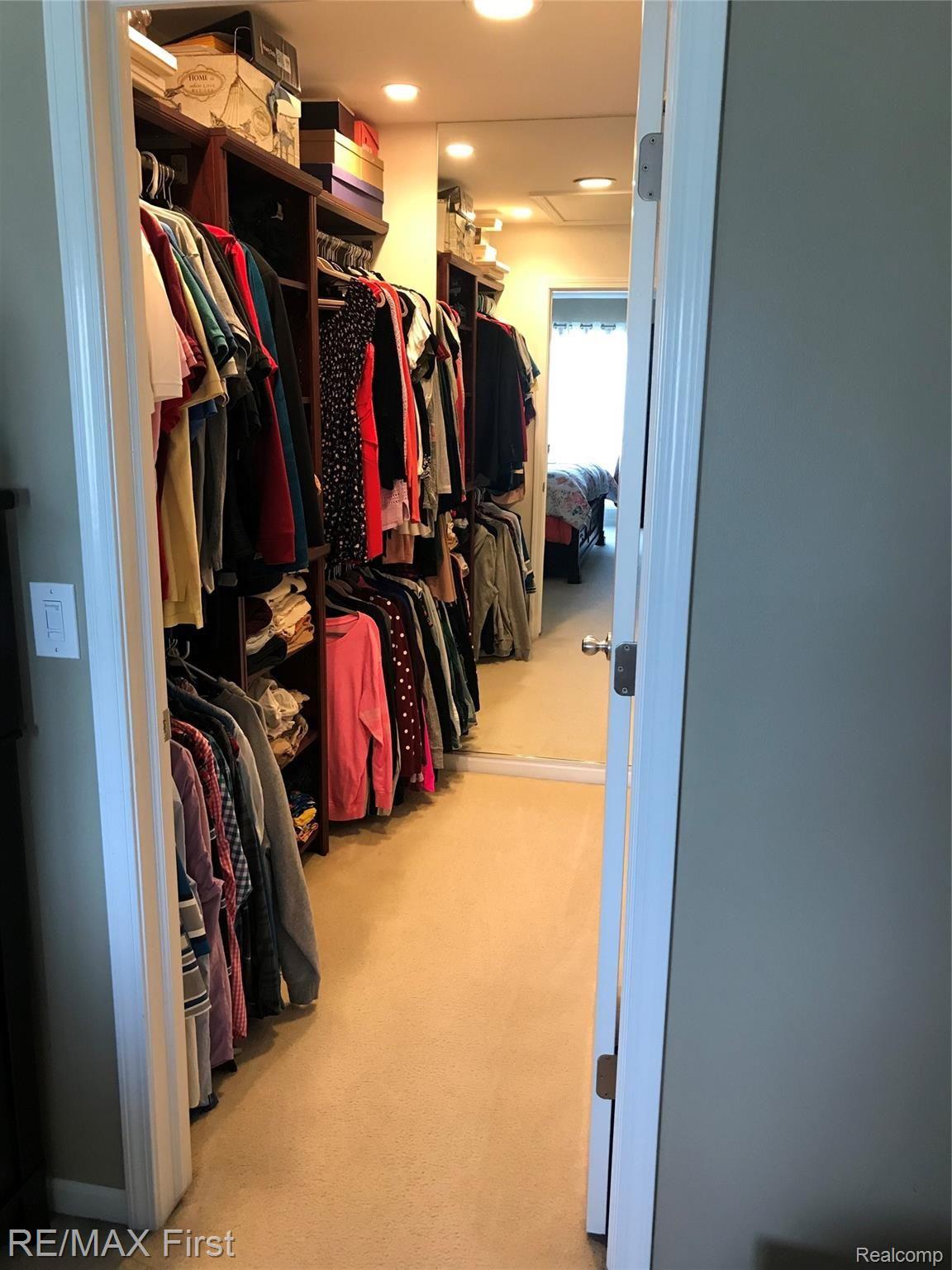 46135 Rhodes Drive Macomb, MI 48044 - Photo 15 of 26 13.jpg
