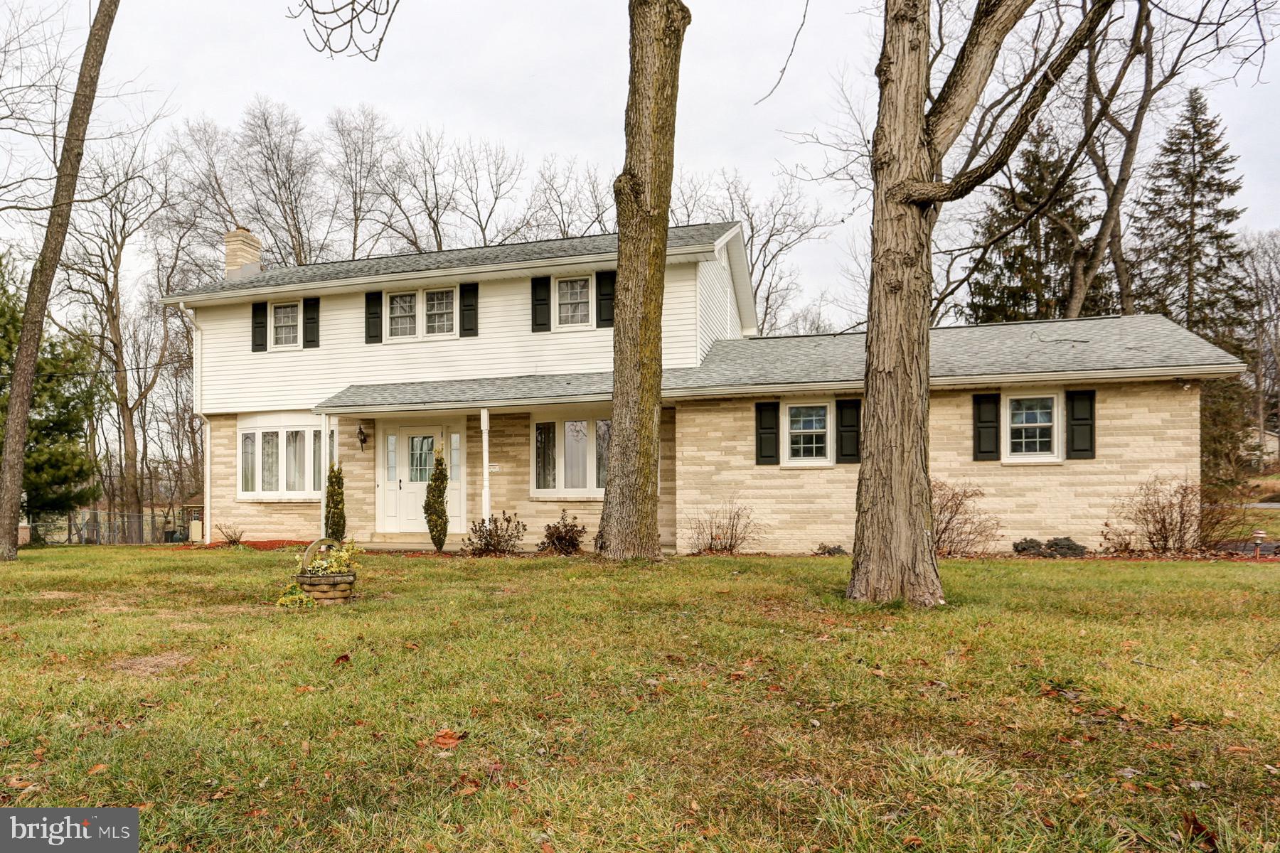 4 Hickory Road Carlisle, PA 17015 - Photo 2 of 49 Gallery Image 2