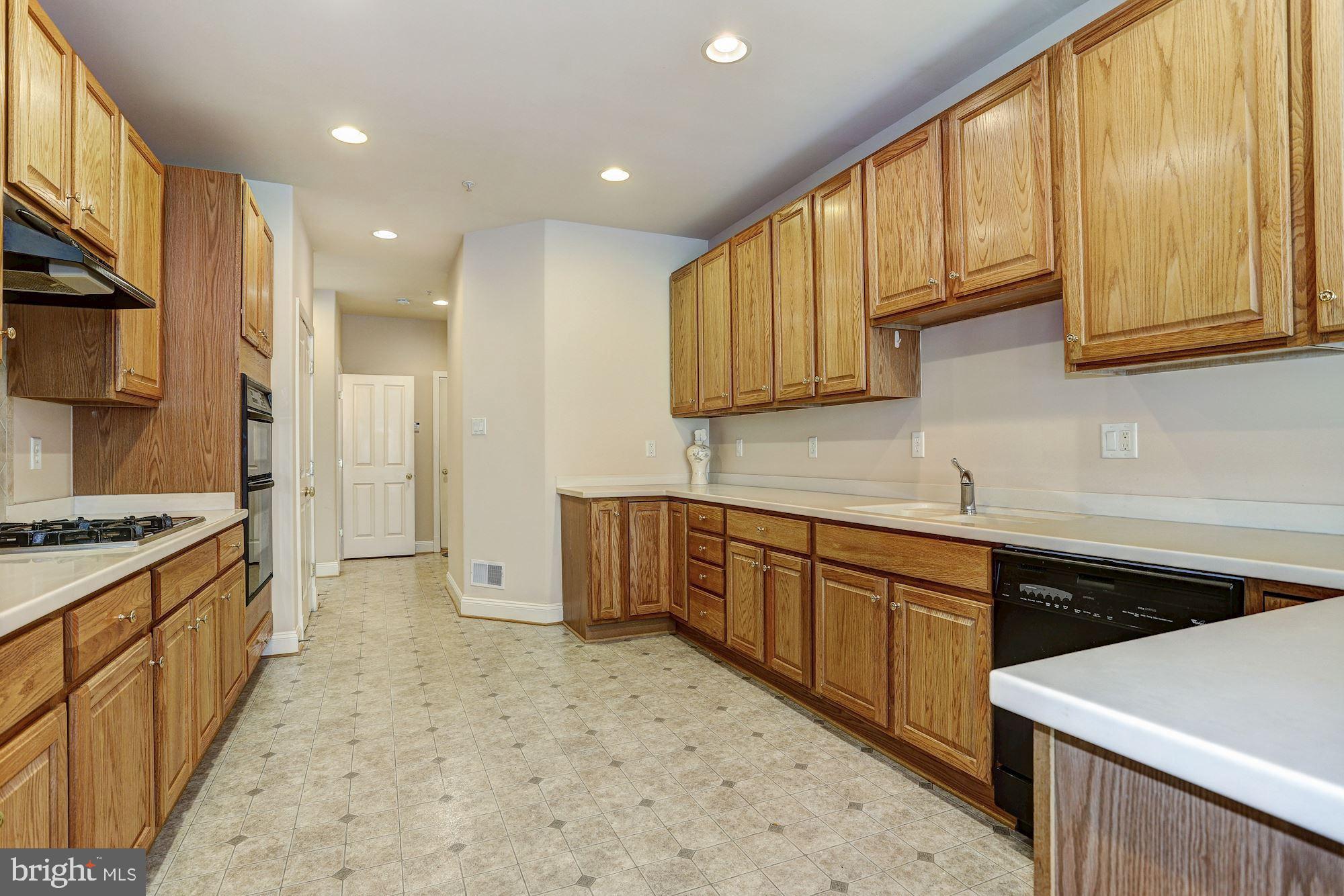 8733 Boulder Ridge Road Laurel, MD 20723 - Photo 7 of 30 Kitchen