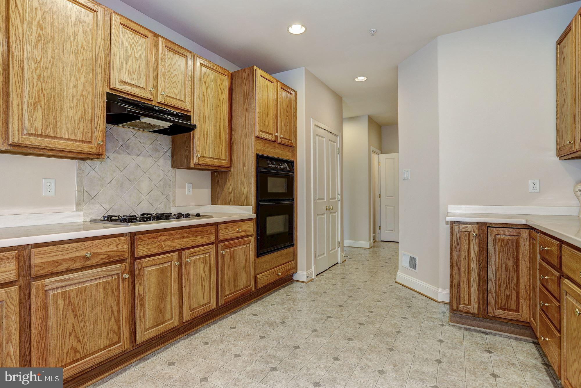 8733 Boulder Ridge Road Laurel, MD 20723 - Photo 10 of 30 Kitchen
