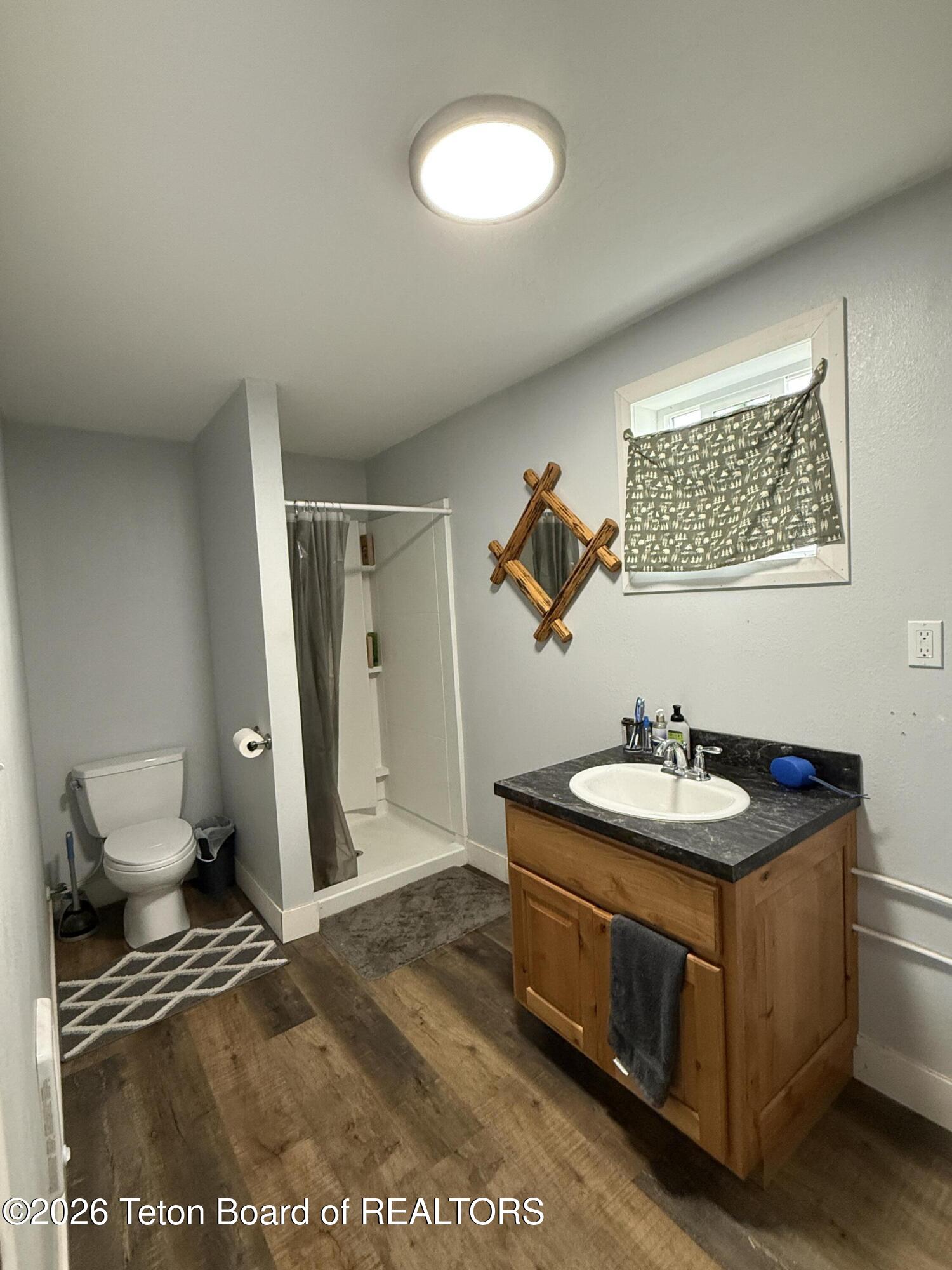 7700 Bitter Creek Road Afton, WY 83110 - Photo 34 of 40 apartment bathroom