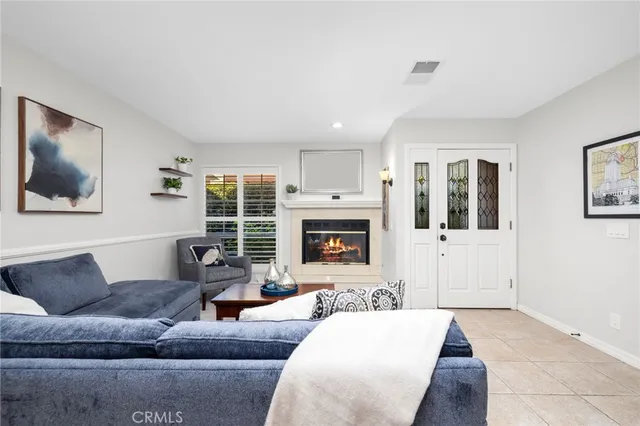 $918,000 | 121 North Mountain Avenue, Unit A, Monrovia, CA 91016